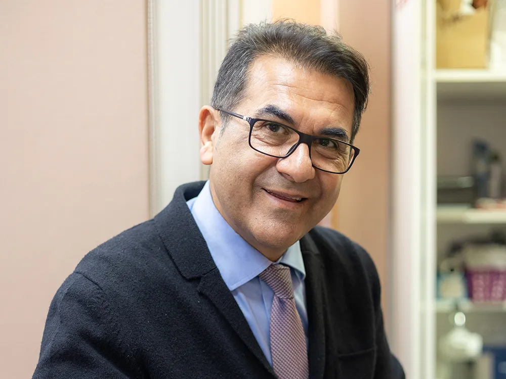 Geschäftsführer von Side Juwelier im Geschäft